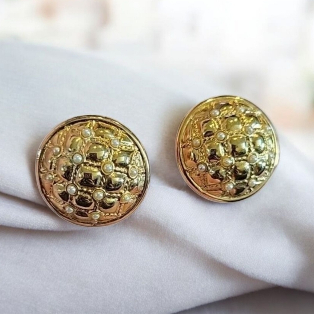 Joan Rivers Gold Tone  Faux Seed Pearl Earrings (Clip-on) Domed Signed